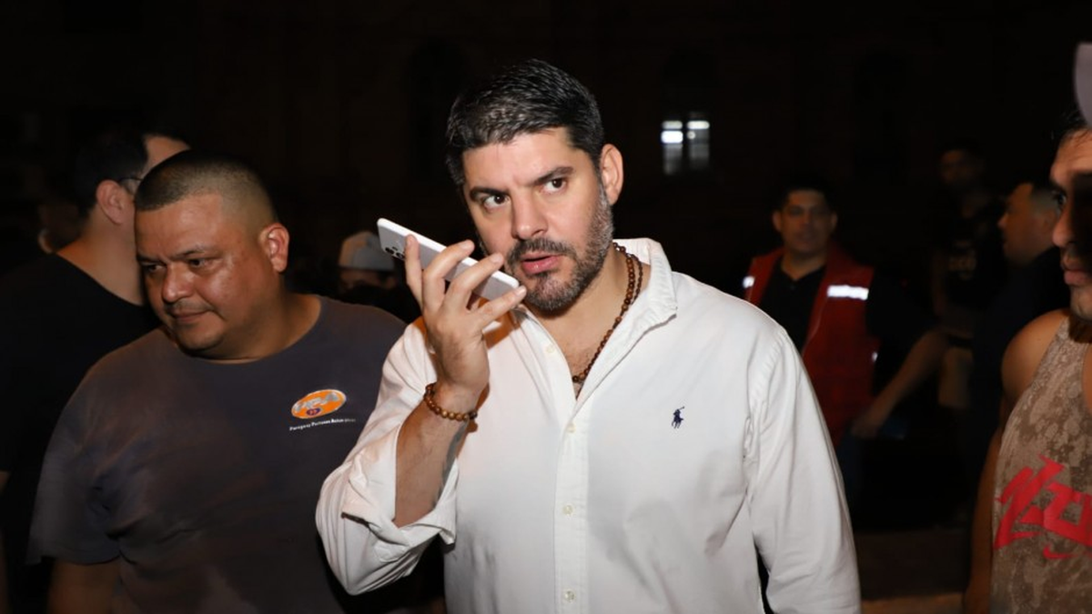 Óscar “Nenecho” Rodríguez, el alcalde de Asunción, desvió unos 500.000 millones de guaraníes que eran para obras según lo reveló la Contraloría General de la República de Paraguay (CGR) Óscar “Nenecho” Rodríguez, el alcalde de Asunción, desvió unos 500.000 millones de guaraníes que eran para obras según lo reveló la Contraloría General de la República de Paraguay (CGR)