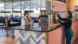 La inteligencia artificial en el trabajo. Foto: (WeWork). La inteligencia artificial en el trabajo. Foto: (WeWork).
