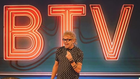 El arranque de Beto Casella en América TV llegó con números firmes en una franja brava. Pero en el verdadero lío no está en el aire sino en los pasillos. El arranque de Beto Casella en América TV llegó con números firmes en una franja brava. Pero en el verdadero lío no está en el aire sino en los pasillos.