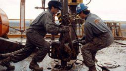 altText(Las petroleras deberán aumentar 15% la producción en 2 años)}