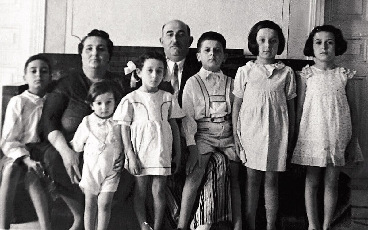 Jacob Safra y su familia en Beirut (Líbano). Jacob Safra y su familia en Beirut (Líbano).