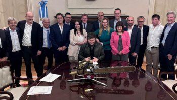 Javier Milei y su gabinete. Javier Milei y su gabinete.
