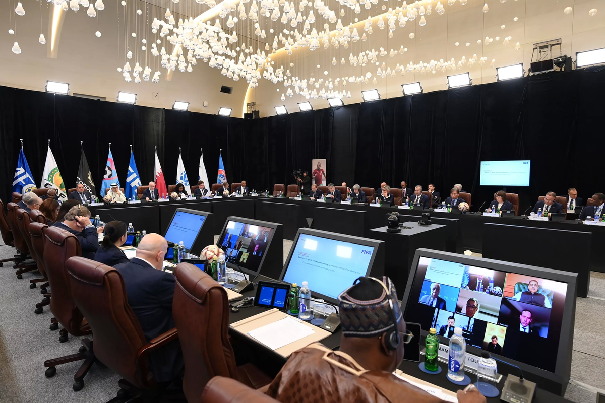Consejo de la FIFA reunido en Doha, Qatar.