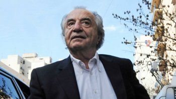 Comercio firmó el cierre de la paritaria anual (de abril 2021 a marzo 2022) aclanzando el 54% anual. Comercio firmó el cierre de la paritaria anual (de abril 2021 a marzo 2022) aclanzando el 54% anual.