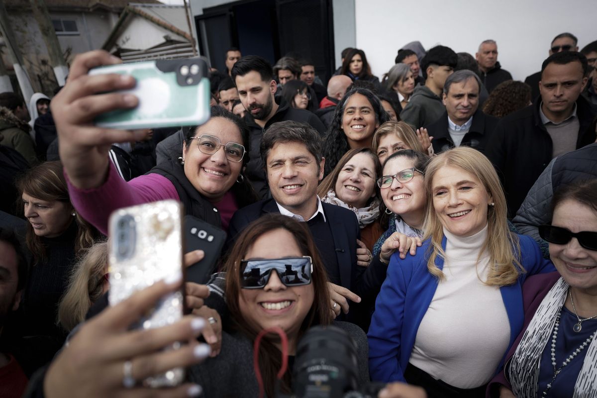 El gobernador de la provincia de Buenos Aires, Axel Kicillof, y la vicegobernadora Verónica Magario, inaugurando obras de ampliación de la Escuela Secundaria Técnica N°1, en el municipio de Presidente Perón. El gobernador de la provincia de Buenos Aires, Axel Kicillof, y la vicegobernadora Verónica Magario, inaugurando obras de ampliación de la Escuela Secundaria Técnica N°1, en el municipio de Presidente Perón. 