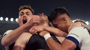 Talleres celebrando su triunfo agónico Talleres celebrando su triunfo agónico