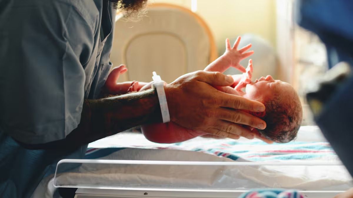 Un estudio reveló que la tasa de nacimientos se derrumba en Argentina y en el mundo, y repercute en todos los sectores de la sociedad. Un estudio reveló que la tasa de nacimientos se derrumba en Argentina y en el mundo, y repercute en todos los sectores de la sociedad.