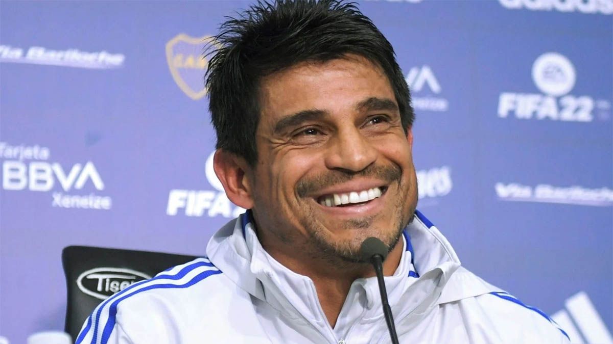 Boca es uno de los extraños cosas que existen de ganar partidos, jugar mal y ser puntero a tres fechas del final. Qué DT era el mejor, ¿Battaglia o Ibarra?.