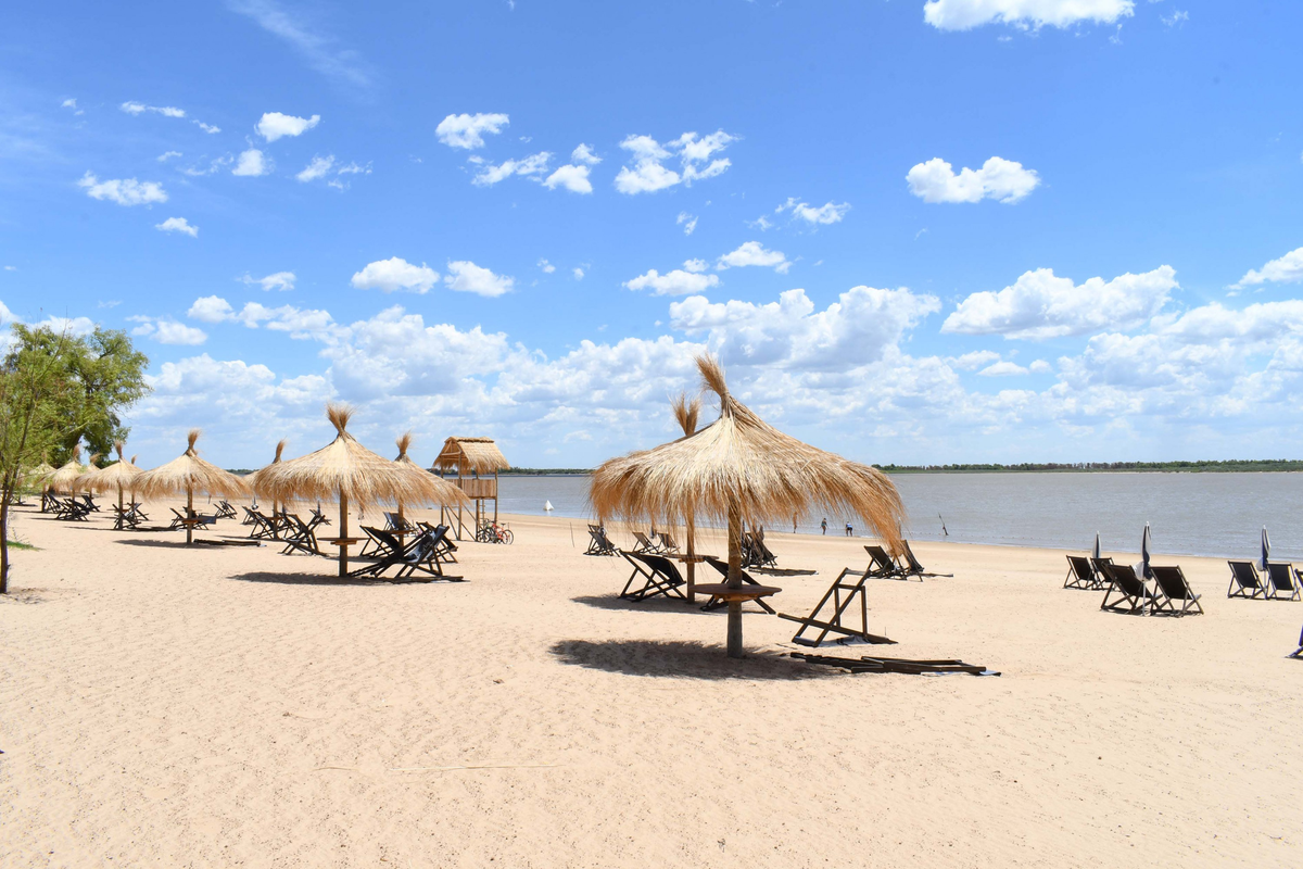 2 playas cerca de Buenos Aires para tener en cuenta en el verano. 2 playas cerca de Buenos Aires para tener en cuenta en el verano.