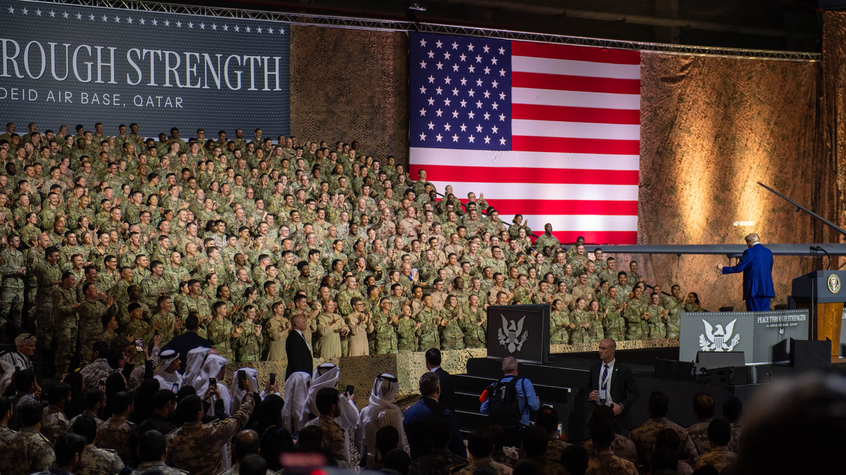 l presidente Donald J. Trump visitó la Base Aérea Al Udeid, Catar, el 15 de mayo de 2025 | GENTILEZA AP NEWS l presidente Donald J. Trump visitó la Base Aérea Al Udeid, Catar, el 15 de mayo de 2025 | GENTILEZA AP NEWS