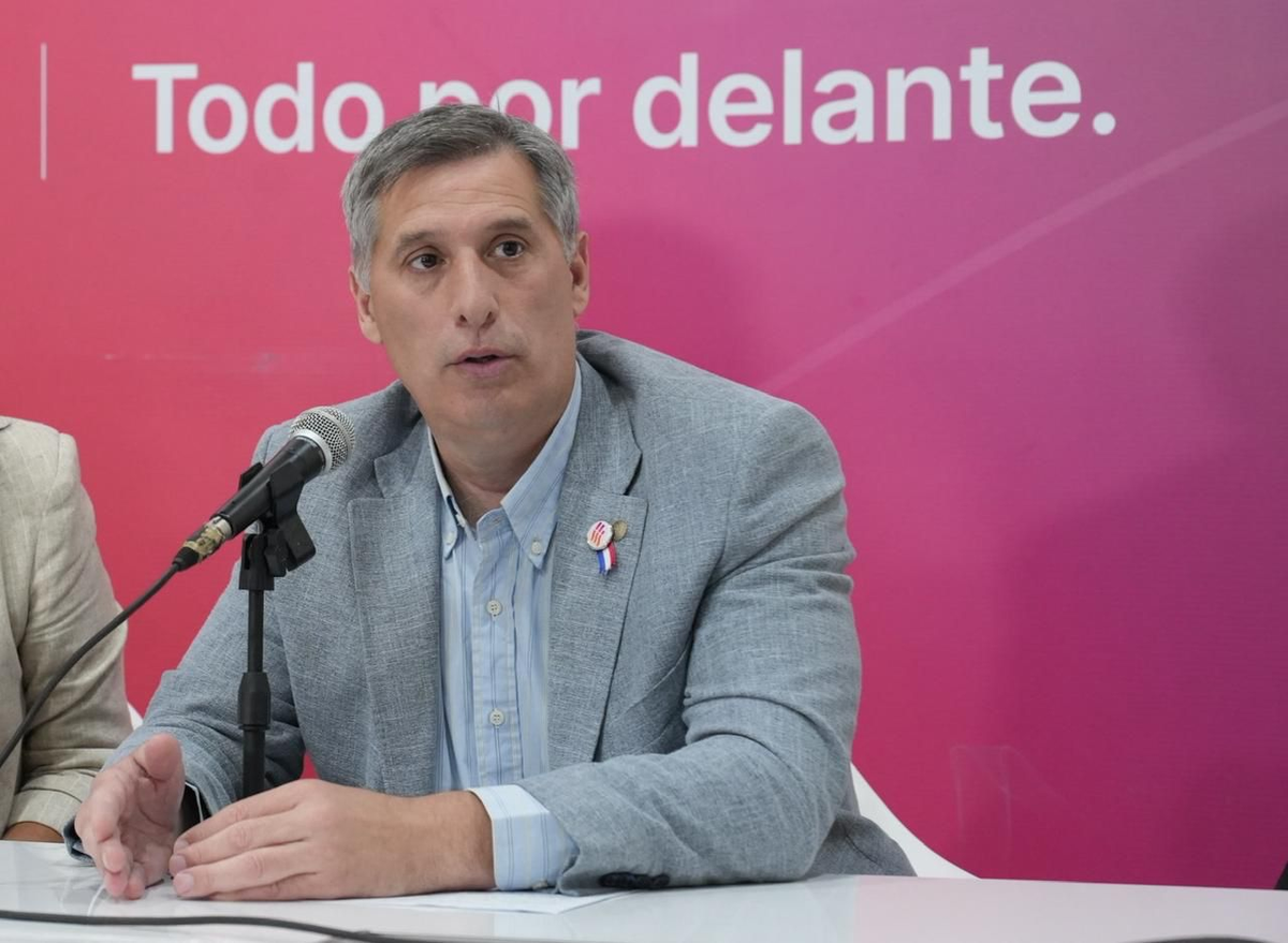 El ministro de Economía, Pablo Olivares, advirtió que los recursos que recibe la Provincia por coparticipación nacional registraron una caída del 8% en términos reales durante el primer bimestre. El ministro de Economía, Pablo Olivares, advirtió que los recursos que recibe la Provincia por coparticipación nacional registraron una caída del 8% en términos reales durante el primer bimestre. 