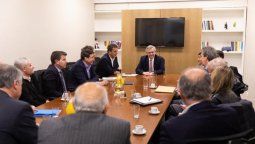 altText(Alberto F. recibió a empresarios que apoyarán el plan contra el hambre)}
