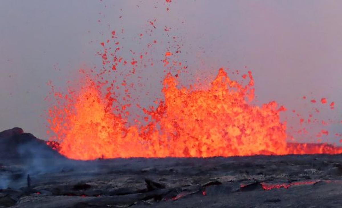Científicos alemanes detectaron oro y otros metales preciosos que están filtrándose desde el núcleo terrestre hacia la corteza, gracias al análisis de rocas volcánicas originadas en Hawaii. Científicos alemanes detectaron oro y otros metales preciosos que están filtrándose desde el núcleo terrestre hacia la corteza, gracias al análisis de rocas volcánicas originadas en Hawaii.