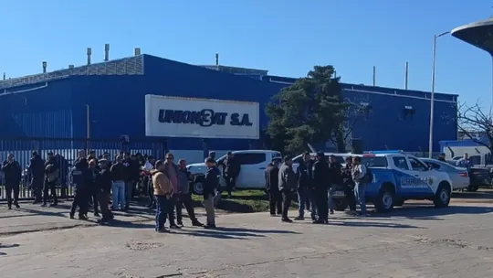 Fábrica en Entre Ríos cierra y despide a más de 100 operarios
