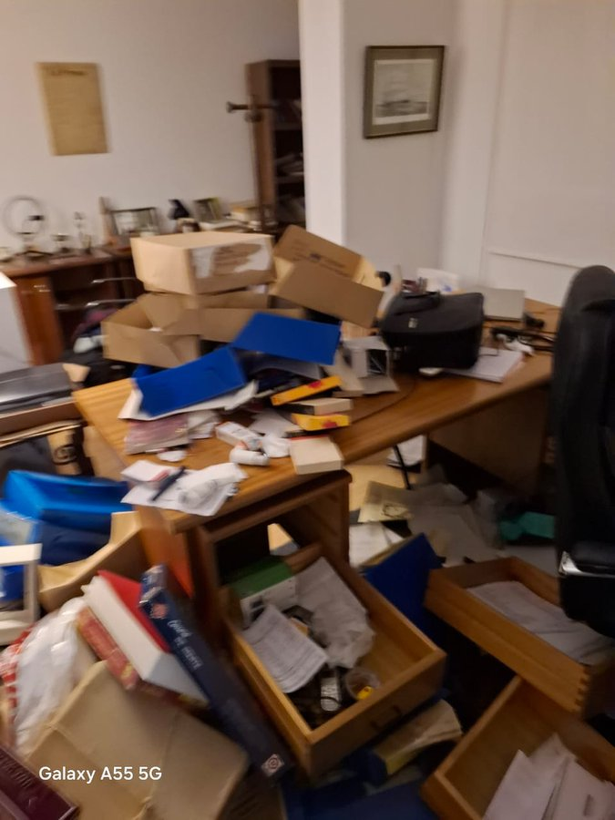 Foto testimonial tal cual publicó, Roberto Cachanosky, la serie completa evidencia el desorden que dejaron los delincuentes Foto testimonial tal cual publicó, Roberto Cachanosky, la serie completa evidencia el desorden que dejaron los delincuentes