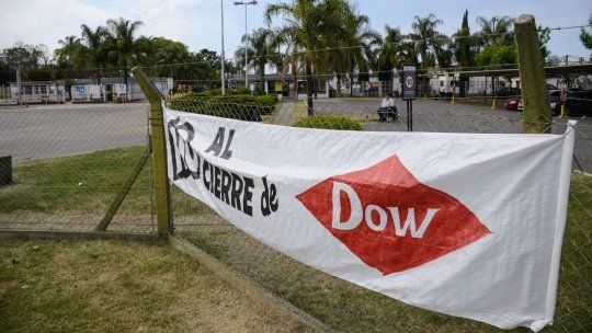 Crece el conflicto por el cierre de Dow.