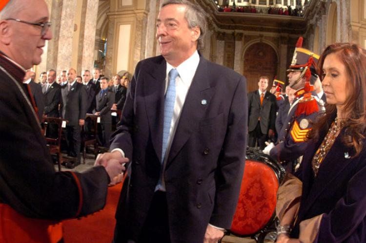 Bergoglio y su encuentro con los Kirchner, allá por el 2006. (Foto archivo NA)