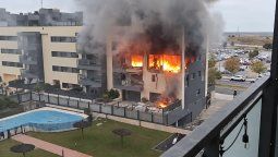 El incendio en la avenida de los Reyes Católicos de Valdemoro afectó a varias plantas del bloque y movilizó a los servicios de emergencia de Madrid.