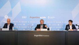 altText(Críticas opositoras: “Muy linda conferencia de Kicillof con breves aportes de Fernández y Larreta”)}