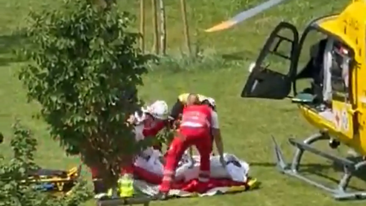 Al menos 10 muertos en un tiroteo en un colegio de Austria. Al menos 10 muertos en un tiroteo en un colegio de Austria.
