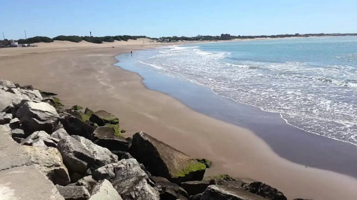 La playa desconocida cerca de Mar del Plata ideal para relajarse