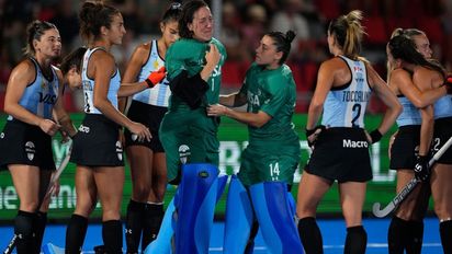 Las Leonas emocionaron con el himno pero Holanda fue más