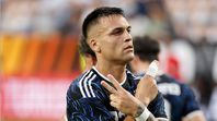 Lionel Scaloni analiza tomar una decisión polémica con Lautaro Martínez. Lionel Scaloni analiza tomar una decisión polémica con Lautaro Martínez.