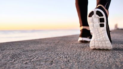 10.000 pasos pero de caminata (moderada, mínimo)