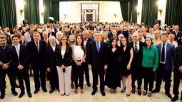 Alberto F. anulará el decreto antinepotismo de Macri (ya hay varios parientes en el Gobierno)