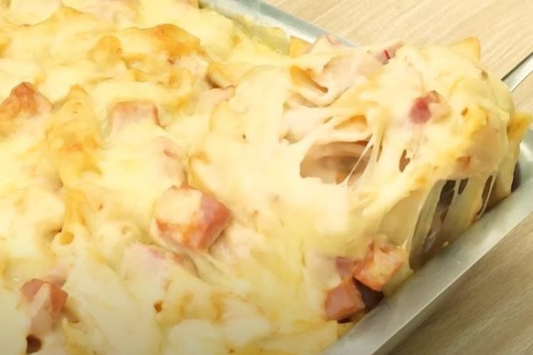 Pasta gratinada con queso y jamón (Captura YouTube)