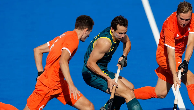 Agarraron infraganti a jugador de hockey australiano con un 'dealer'