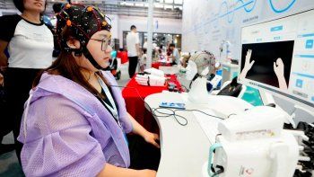 China le pisa los talones a Elon Musk y sacude al mundo con sus propios Neuralink