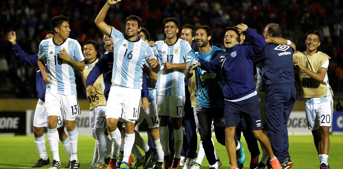 Atlético Tucumán y la noche histórica donde derrotó en Quito a El Nacional jugando con la camiseta de la Selección Argentina. Atlético Tucumán y la noche histórica donde derrotó en Quito a El Nacional jugando con la camiseta de la Selección Argentina.