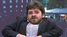 Franco Rinaldi dejó en offside a Wado de Pedro.