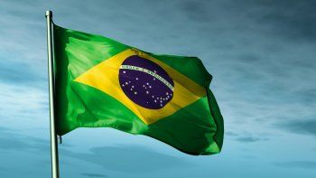 El dólar se lleva puesto al real. El dólar se lleva puesto al real.