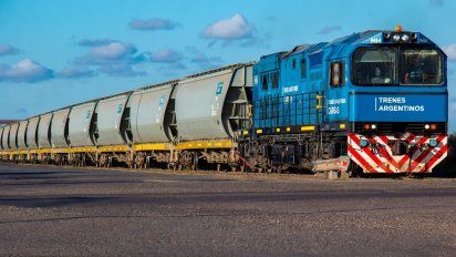 Alerta cerealeras: Un fuerte jugador del transporte quiere quedarse con el Belgrano Cargas