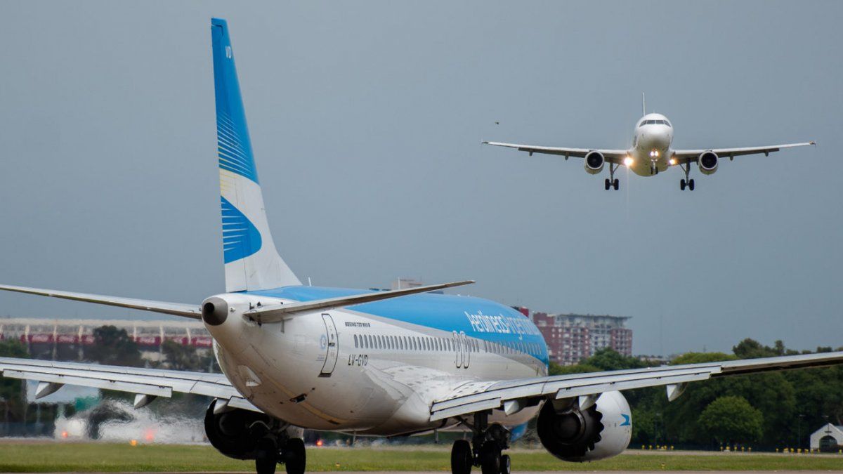 Argentinas vs. low cost: Últimos vuelos baratos