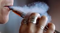 El Gobierno habilitó vapeadores y otros cigarrillos electrónicos vía ANMAT. El Gobierno habilitó vapeadores y otros cigarrillos electrónicos vía ANMAT.