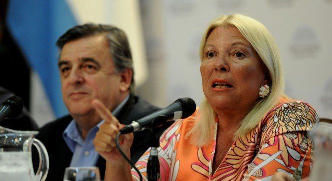 Elisa Carrió junto al radical Mario Negri