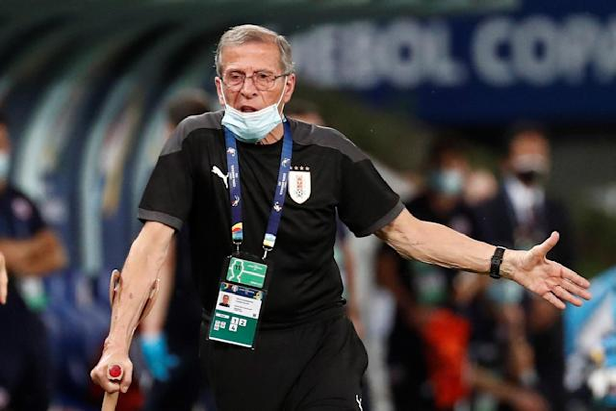 Uruguay ech&oacute; a Tab&aacute;rez y trajo a Diego Alonso. La presencia de los orientales en Qatar es inicerta.