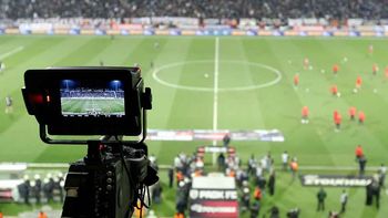 ESPN y Viacom, señales detv paga, se quedaron con los derechos de transmisión de la Copa Libertadores ySudamericana, según lo anunció la Conmebol. ESPN y Viacom, señales detv paga, se quedaron con los derechos de transmisión de la Copa Libertadores ySudamericana, según lo anunció la Conmebol.