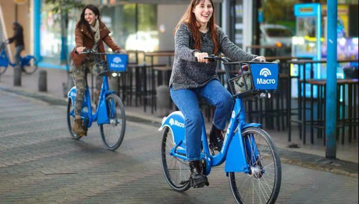 Bicis con canasto con panel solar integrado, luces traseras y frontales, tuercas anti vandálicas, timbre.... Bicis con canasto con panel solar integrado, luces traseras y frontales, tuercas anti vandálicas, timbre....