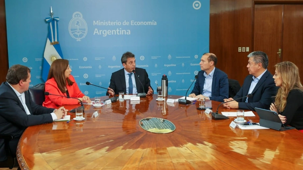 Sergio Massa anunció la mesa de trabajo por las represas hidroeléctricas del Comahue con Nación, Neuquén y Río Negro.