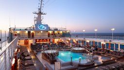 altText(Azmara Pursuit, el crucero para swingers que llegó a Uruguay)}