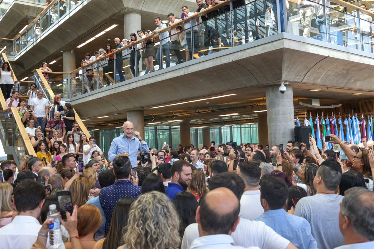 Horacio Rodríguez Larreta al enterarse de la decisión de la Corte. El alcalde en ese momento encabezaba un brindis de fin de año en la sede del gobierno porteño. &nbsp;