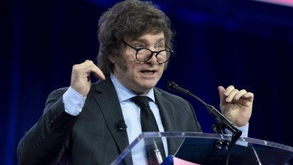 LLA: Crisis interna, giro político y un dólar que se sostiene a costa de las reservas