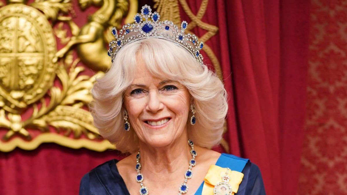 La Reina Camilla Parker está a un día de oficializar su título y no hay una mísera postal con su rostro: Por qué el negocio más lucrativo de la familia real británica no la tiene en cuenta a Lady Boss
