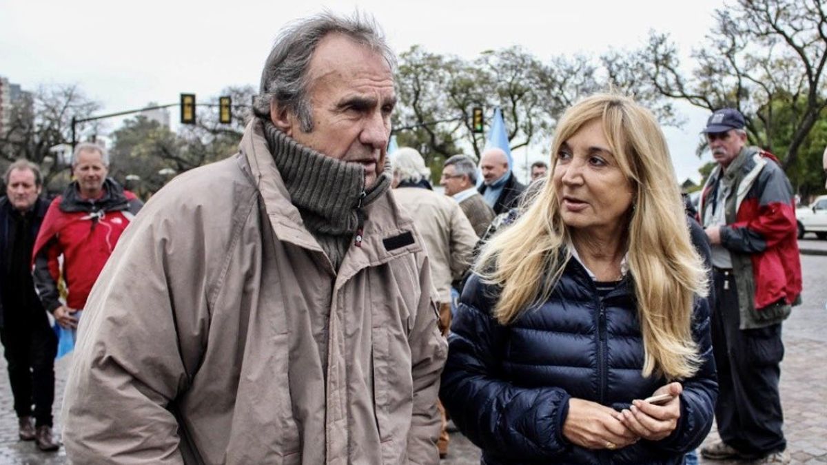 Vucasovich junto a Reutemann, en una imagen que compartió la futura senadora en su cuenta de Twitter.&nbsp;