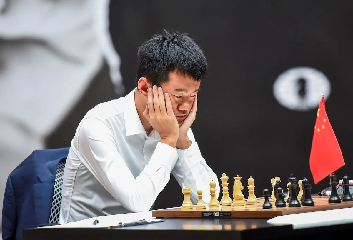 Ding Liren derrota Nepomniachtchti e é o primeiro chinês campeão