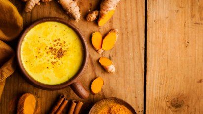 Haz esta receta con cúrcuma de una experta en cerebro